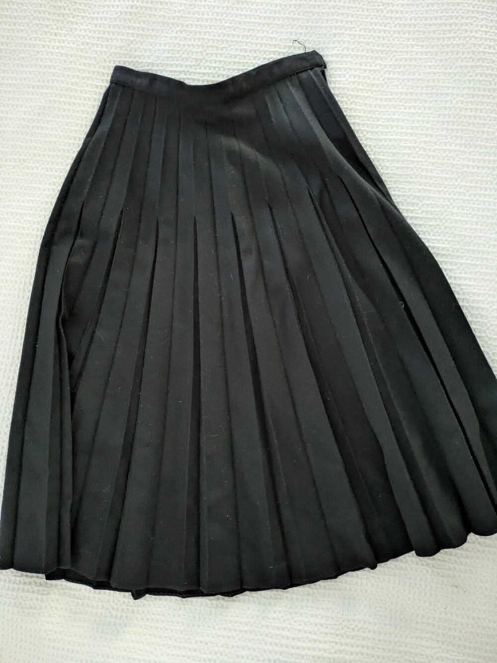 Vintage Gianni Pleated Midi Skirt - Black 100% Wool Women's 6 Fits Like A 2/4